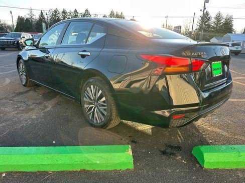 Used 2025 Nissan Altima 2.5 SV image 5