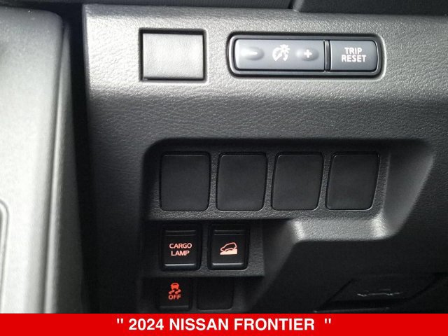 Certified 2024 Nissan Frontier SV AWD/4WD image 18