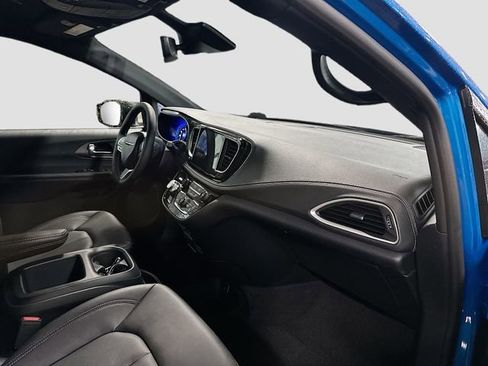 New 2026 Chrysler Pacifica Select AWD/4WD image 31