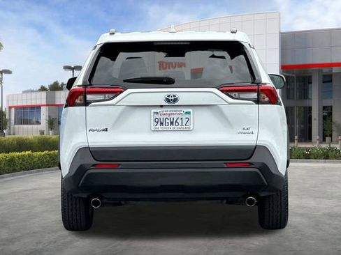 Certified 2023 Toyota RAV4 LE AWD/4WD image 6