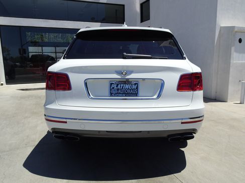 Used 2019 Bentley Bentayga AWD/4WD image 5