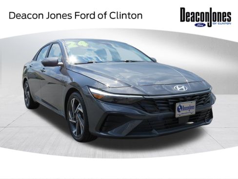 Used 2024 Hyundai Elantra Limited FWD image 1