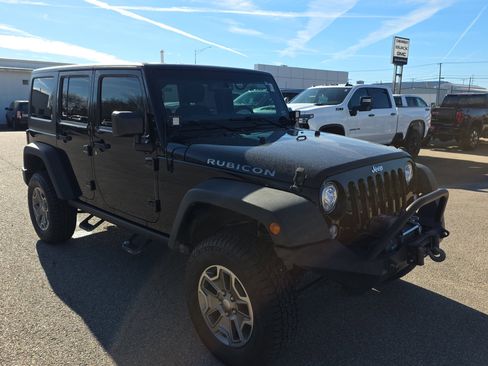 Used 2017 Jeep Wrangler Unlimited Rubicon w/ Max Tow Package image 2