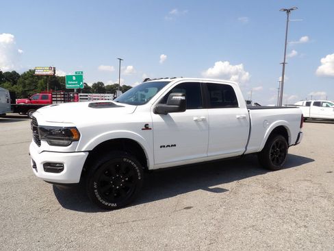 Used 2024 RAM 2500 Limited AWD/4WD image 3