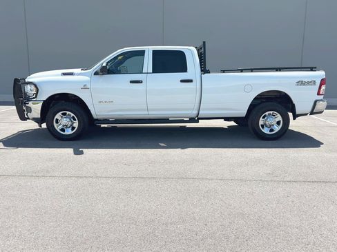 Used 2022 RAM 2500 Tradesman w/ Chrome Appearance Group AWD/4WD image 2