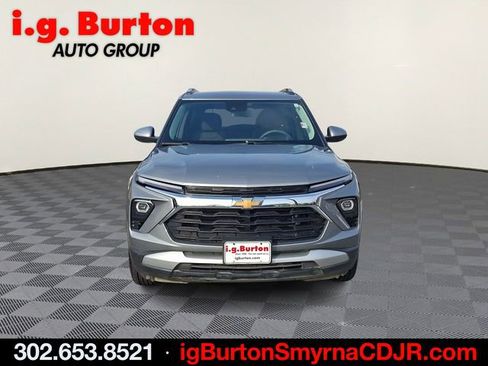 Used 2025 Chevrolet TrailBlazer LT image 2