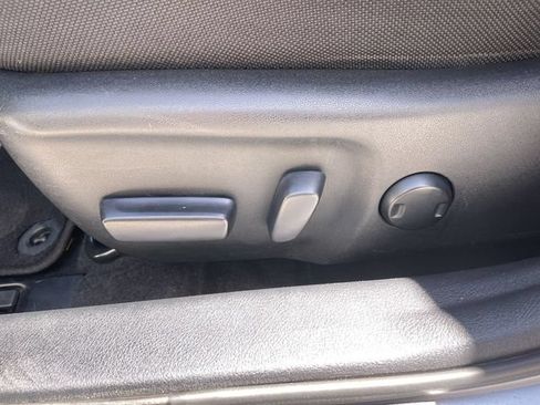 Used 2017 Toyota Camry LE FWD image 12