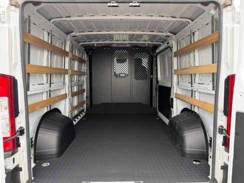 Used 2025 RAM ProMaster 2500 w/ U-Haul Equipment Group FWD image 9