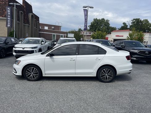 Used 2018 Volkswagen Jetta Wolfsburg Edition FWD image 4
