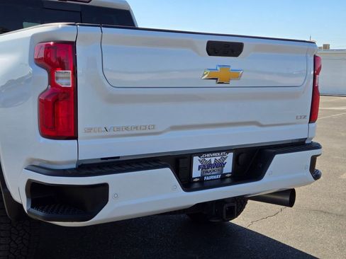 Used 2022 Chevrolet Silverado 2500 LTZ w/ Z71 Chrome Sport Edition AWD/4WD image 5