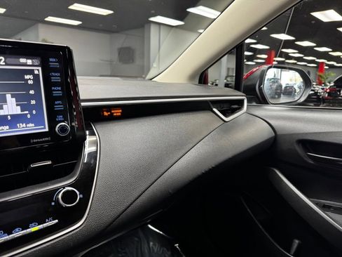 Used 2022 Toyota Corolla LE w/ Carpet Mat Package (TMS) image 27