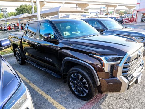 Used 2025 Toyota Tundra Limited w/ Power Package AWD/4WD image 7