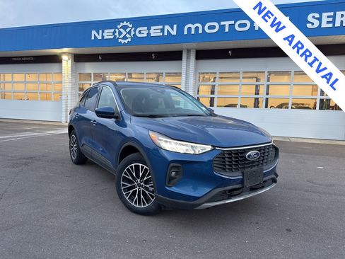 Used 2023 Ford Escape SE image 1
