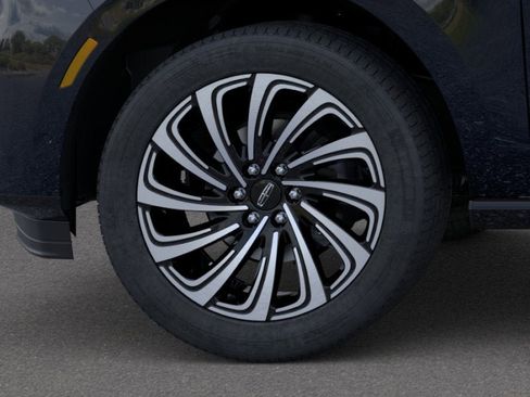 New 2026 Lincoln Navigator L Black Label AWD/4WD image 19