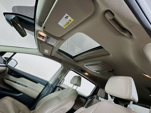 Used 2023 Honda Odyssey Touring image 15
