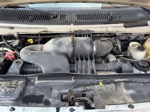 Used 2011 Ford E-250 and Econoline 250 Extended w/ Commercial Cargo Van Pkg image 19