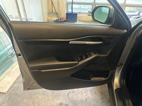 Used 2024 Kia Seltos LX AWD/4WD image 7