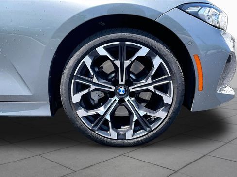 Certified 2025 BMW 330i Sedan RWD image 10