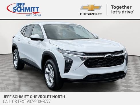 New 2026 Chevrolet Trax LS w/ LS Convenience Package FWD image 1