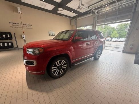 Used 2022 Toyota 4Runner Limited AWD/4WD image 3