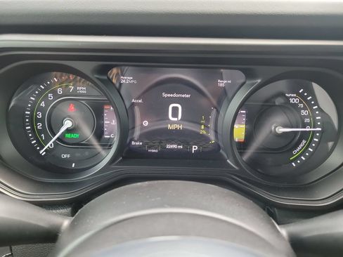 Used 2024 Jeep Wrangler Unlimited Sahara w/ Technology Group AWD/4WD image 29