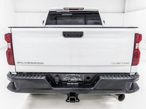 Used 2024 Chevrolet Silverado 2500 Custom w/ Custom Value Package AWD/4WD image 6