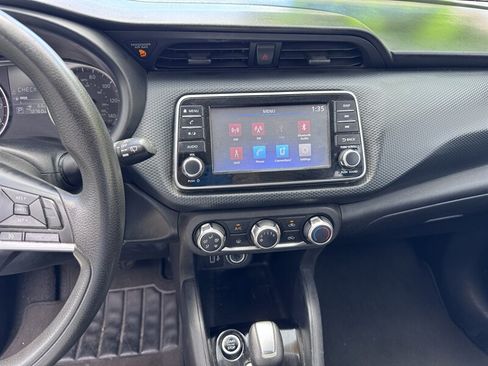 Used 2021 Nissan Kicks S FWD image 10