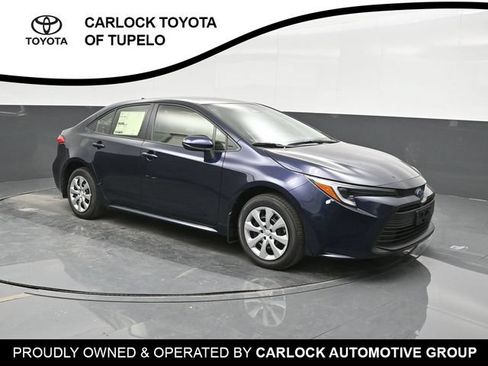 Used 2025 Toyota Corolla LE FWD image 5