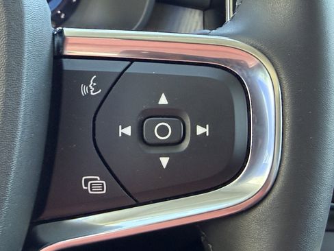 Certified 2024 Volvo XC40 B5 Plus w/ Protection Package Premier image 32