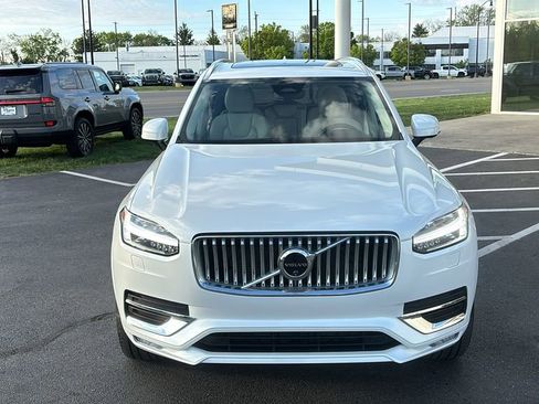 Certified 2025 Volvo XC90 B6 Plus AWD/4WD image 5