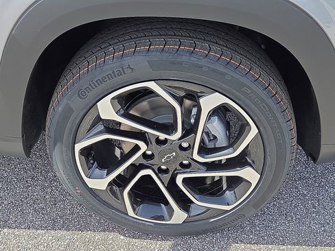 New 2026 Chevrolet Trax RS w/ Driver Confidence Package FWD image 7