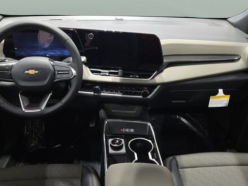New 2026 Chevrolet Equinox LT w/ Convenience Package II FWD image 19