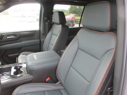 New 2026 GMC Yukon XL AT4 AWD/4WD image 11