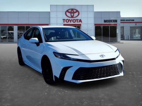 Certified 2025 Toyota Camry SE image 8