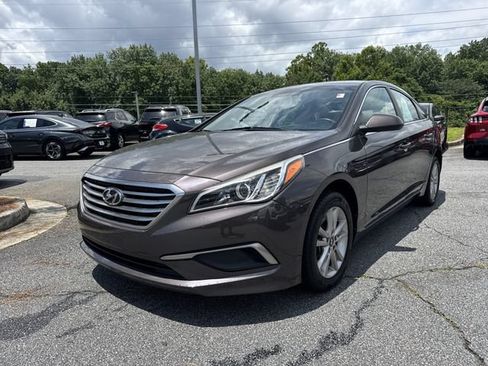 Used 2017 Hyundai Sonata SE FWD image 3