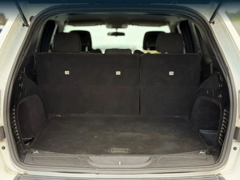 Used 2013 Jeep Grand Cherokee Laredo AWD/4WD image 27