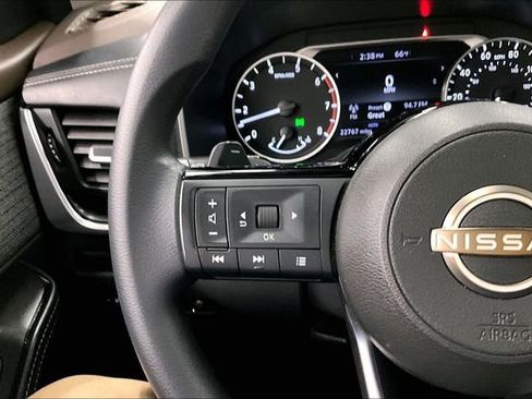 Used 2023 Nissan Rogue SV image 24