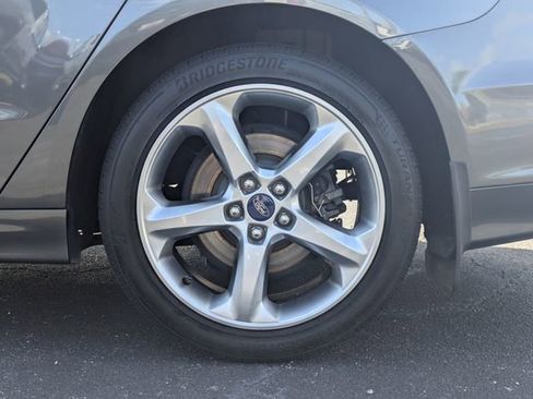 Used 2016 Ford Fusion SE FWD image 12