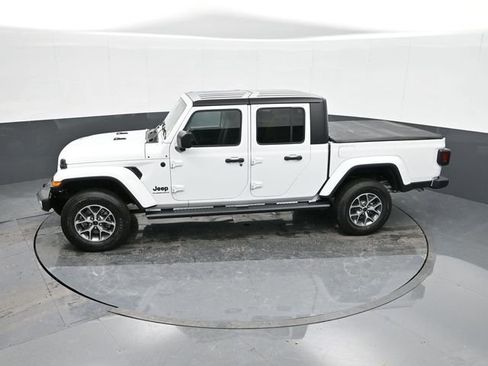 Used 2024 Jeep Gladiator Sport image 33