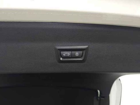 Used 2023 BMW X4 xDrive30i w/ M Sport Package AWD/4WD image 9