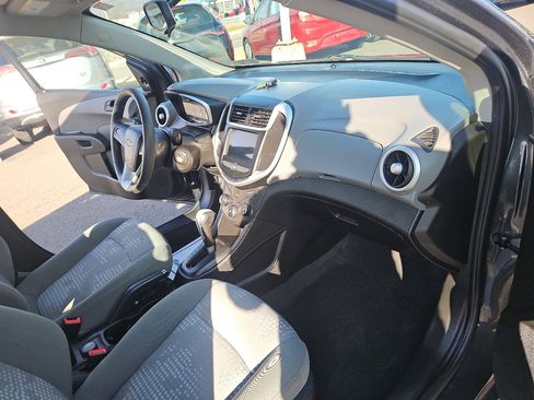 Used 2018 Chevrolet Sonic LS image 15