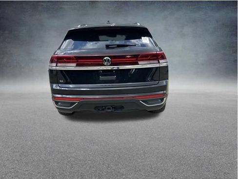 Used 2024 Volkswagen Atlas Cross Sport SE FWD image 14