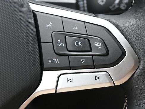 Used 2022 Volkswagen Tiguan SE image 18