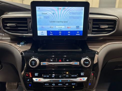 Used 2021 Ford Explorer Limited w/ Hybrid Equipment Group 310A image 26