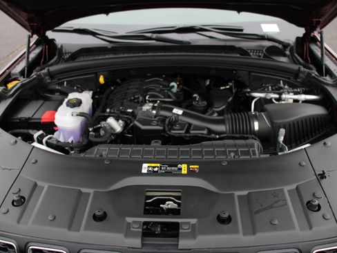 New 2025 Jeep Grand Cherokee L Laredo image 37