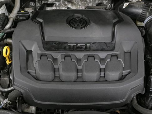 Certified 2022 Volkswagen Tiguan SE w/ Panoramic Sunroof Package image 18