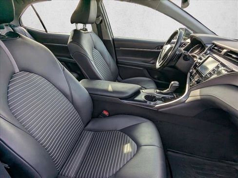 Used 2019 Toyota Camry SE image 20