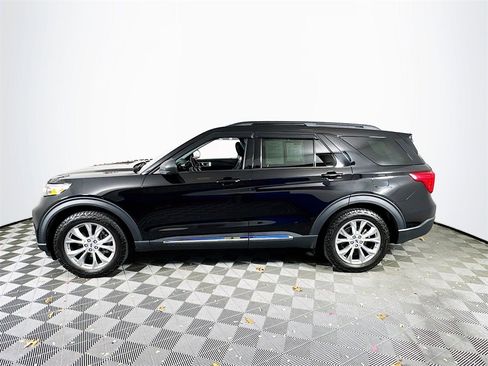 Used 2020 Ford Explorer XLT w/ Equipment Group 202A image 4