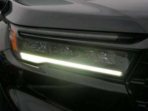 Used 2024 Honda Pilot TrailSport image 16