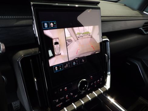 Used 2024 GMC Acadia Elevation AWD/4WD image 14
